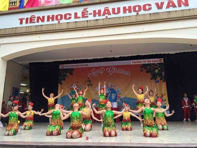 Tân ĐỊnh - Tiết mục nhảy No Face No Name No Number